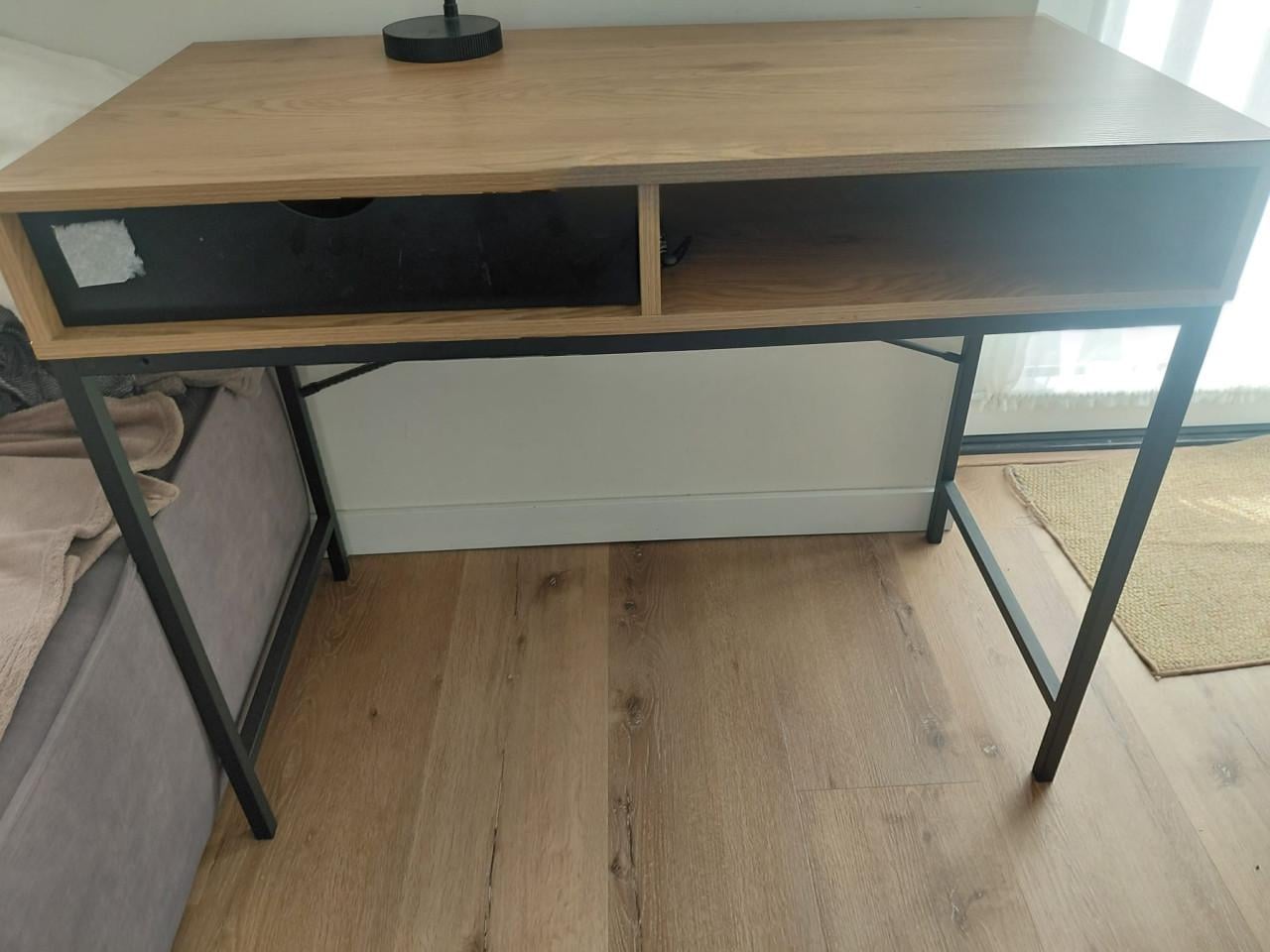 Zeer nette Bureau
