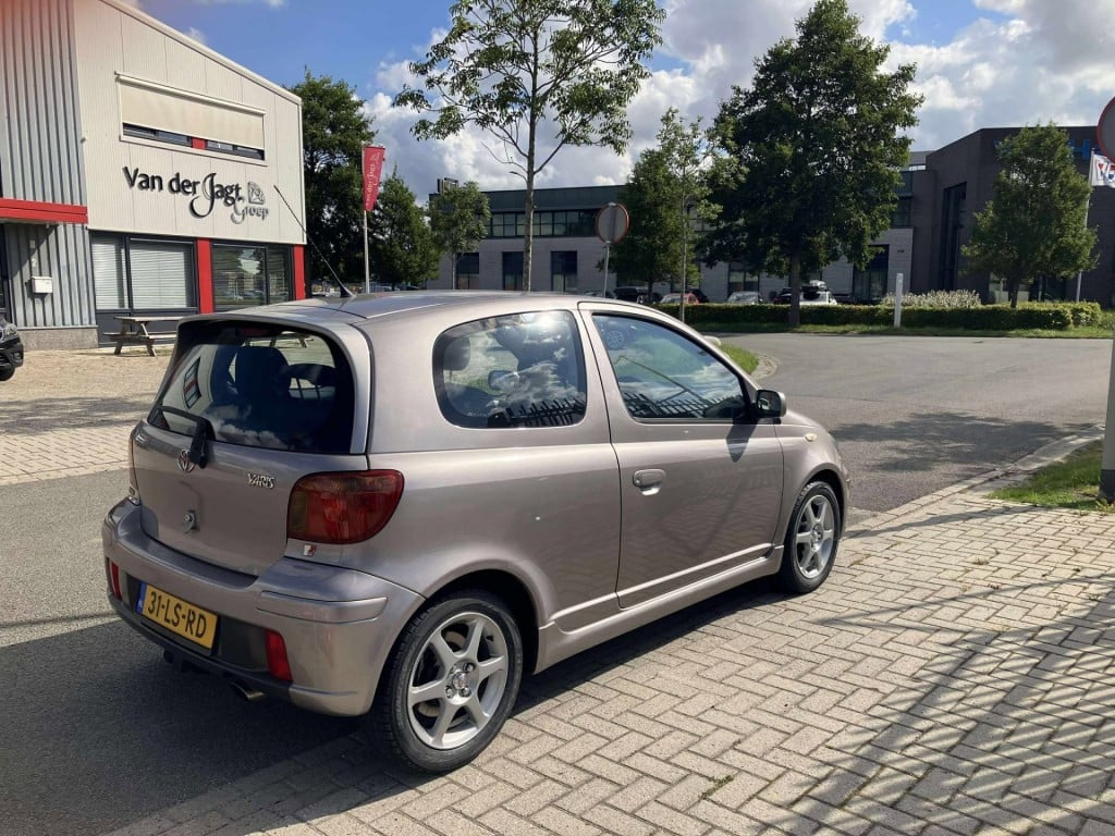 Toyota Yaris 1.5 vvt-i t sport