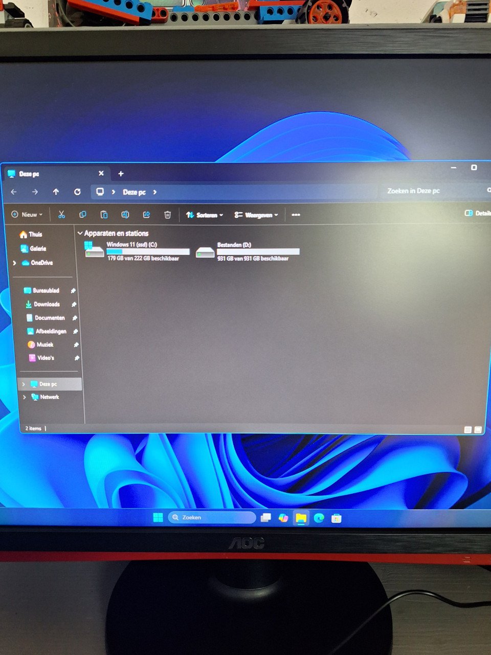 Complete desktop set