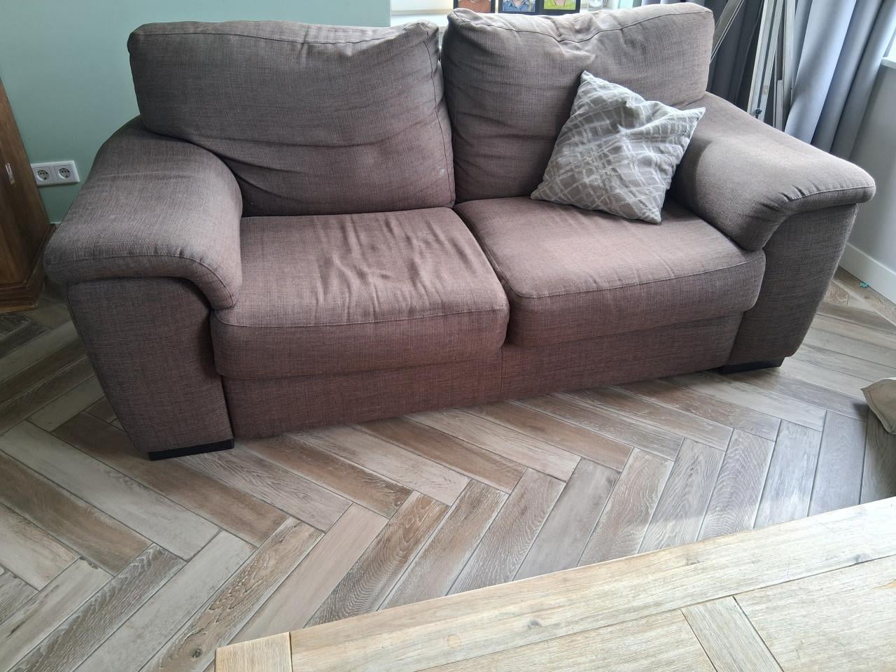 Bank en stoelen gratis af te halen