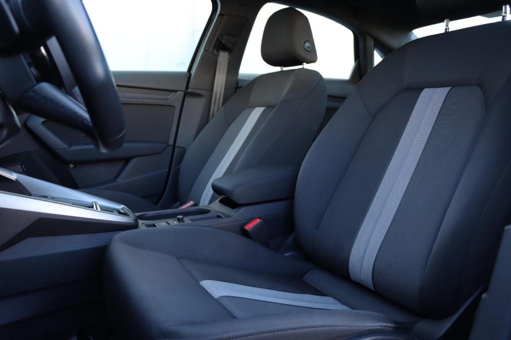 Audi A3 limousine 35 tfsi s-line edition 150pk s-tronic