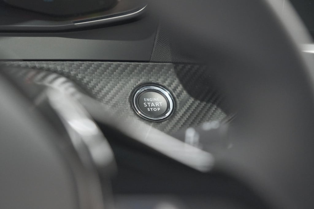 Peugeot 208 ev active 50 kwh | navigatie | apple carplay | climate control