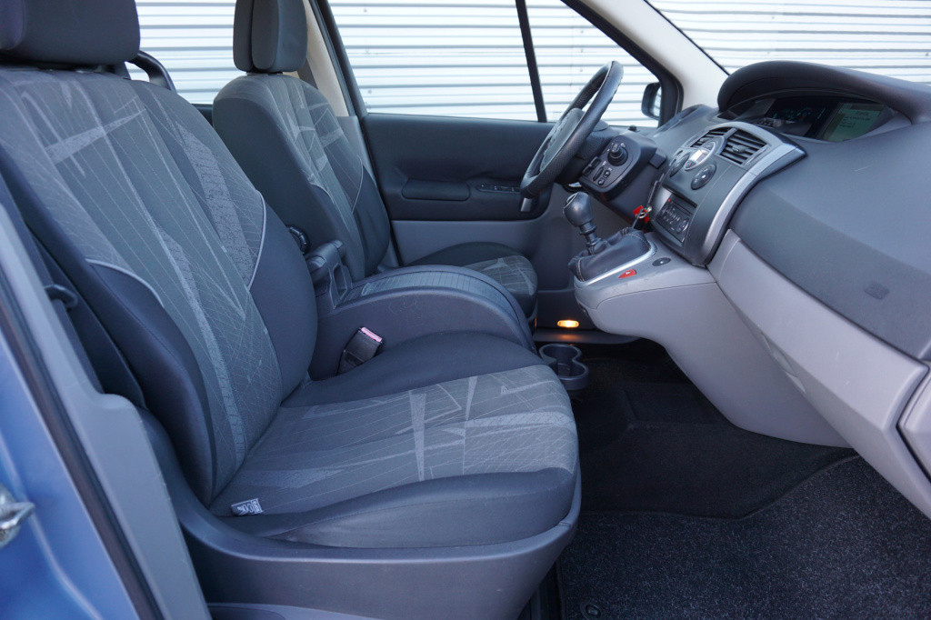 Renault Scenic 2.0-16v tech line climate / cruise / trekhaak / lm velgen / 