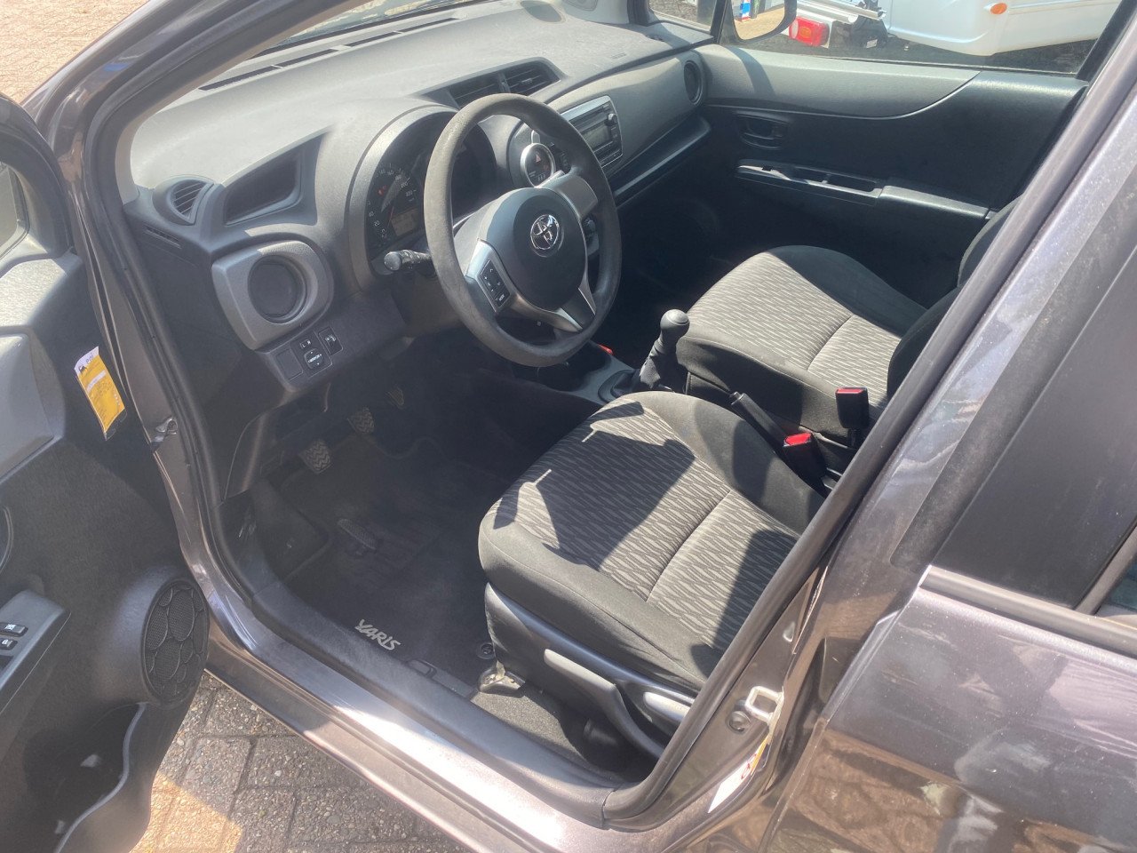 Toyota Yaris 1.0 VVT-i – Ruim en zuinig! Airco, jaar APK, beurt+3m gar