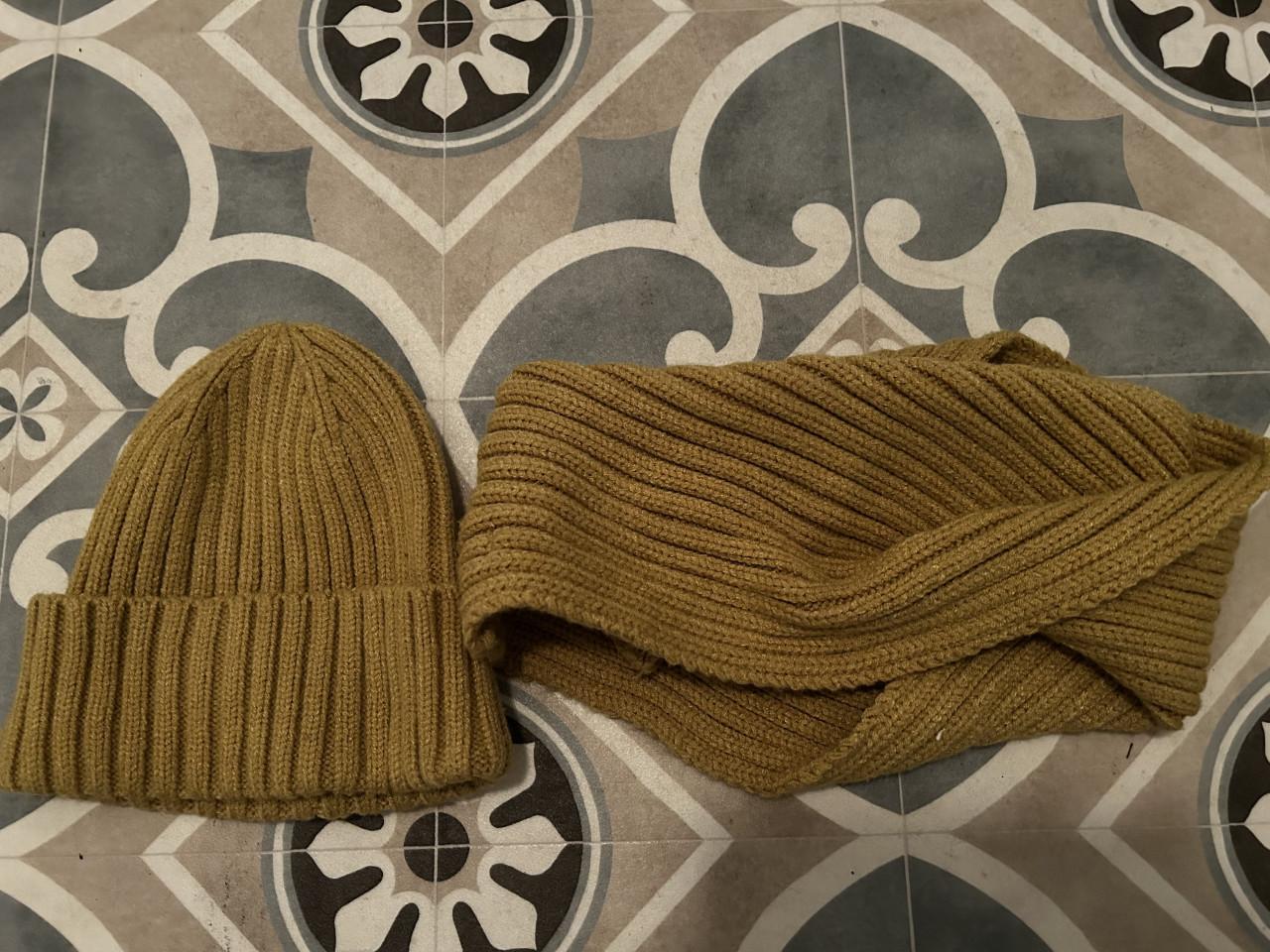 Z8 winterjas en colsjaal + muts jongen maat 116/122