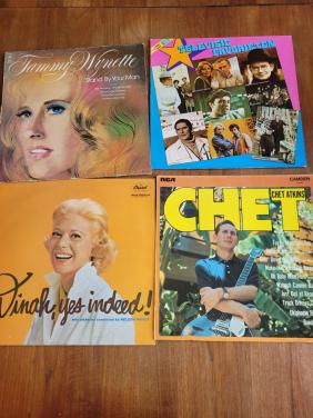 Stapel van 24 LP's Diverse genres