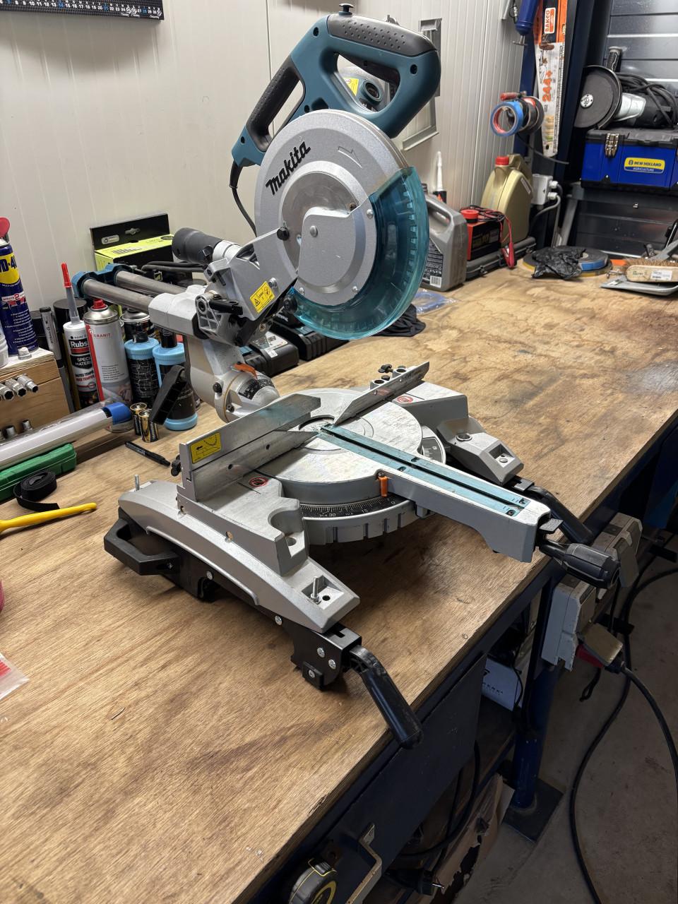 Makita afkortzaag ls1018