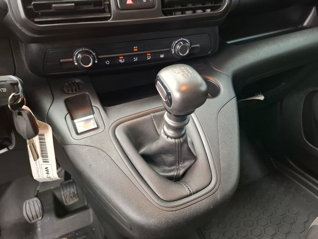 Peugeot Partner 1.5 bluehdi premium airco / cruise controle / navi / 105 pk