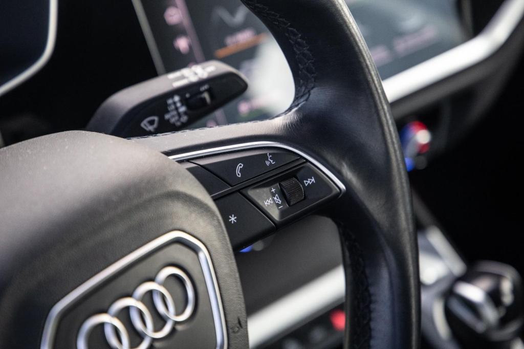 Audi Q3 45 tfsi e edition automaat / plug in hybrid / stoelverwarming / lee