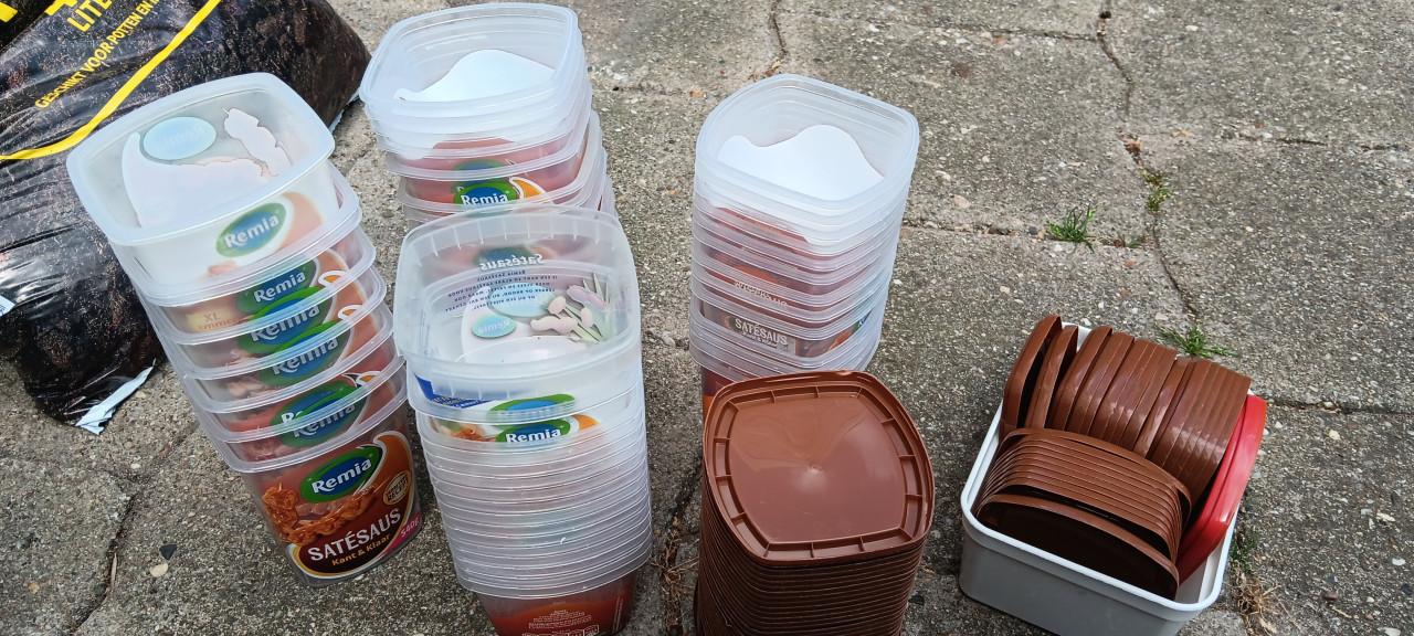 PLASTIC BAKJES