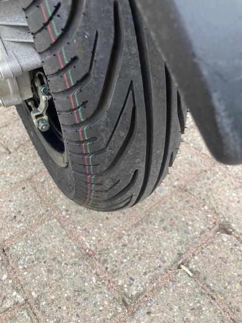 ZEER MOOIE SYM ORBIT II 4 TAKT SNOR SCOOTER EURO4 BOUWJAAR 2021