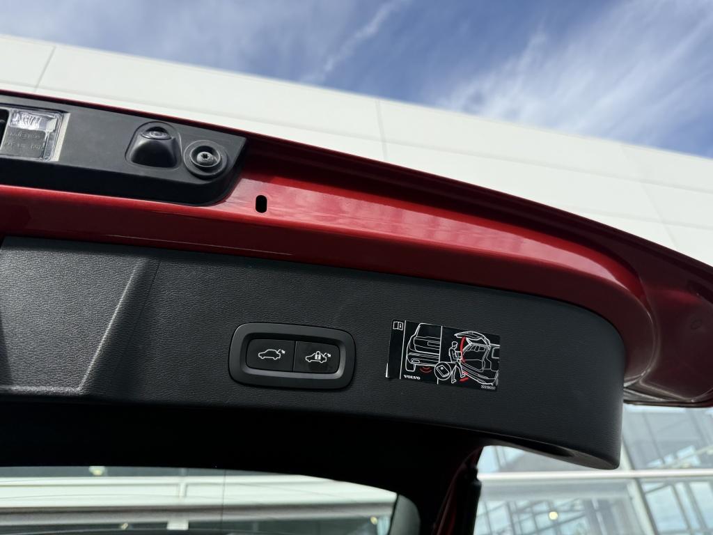 Volvo XC40 t5 262pk recharge r-design full options! trekhaak