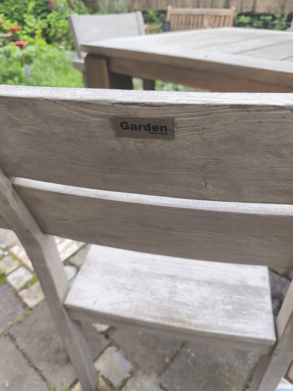 Houten tuinset, tafel met 4 stoelen