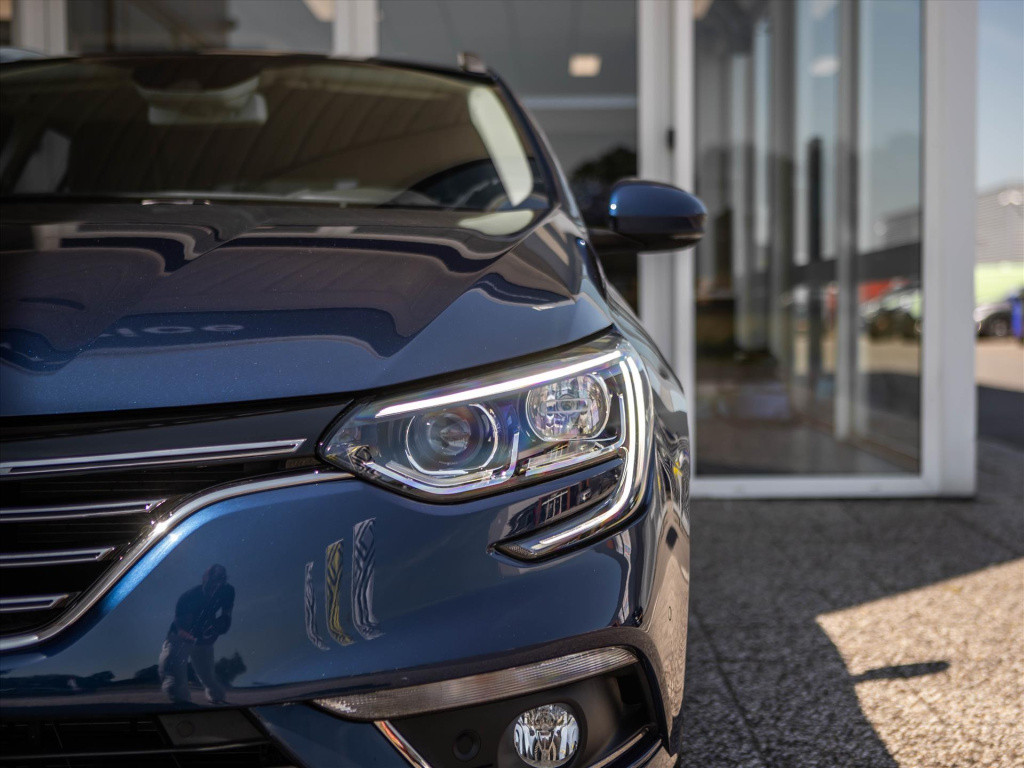 Renault Megane tce 130pk bose | navigatie | camera | park. sensoren | cruis