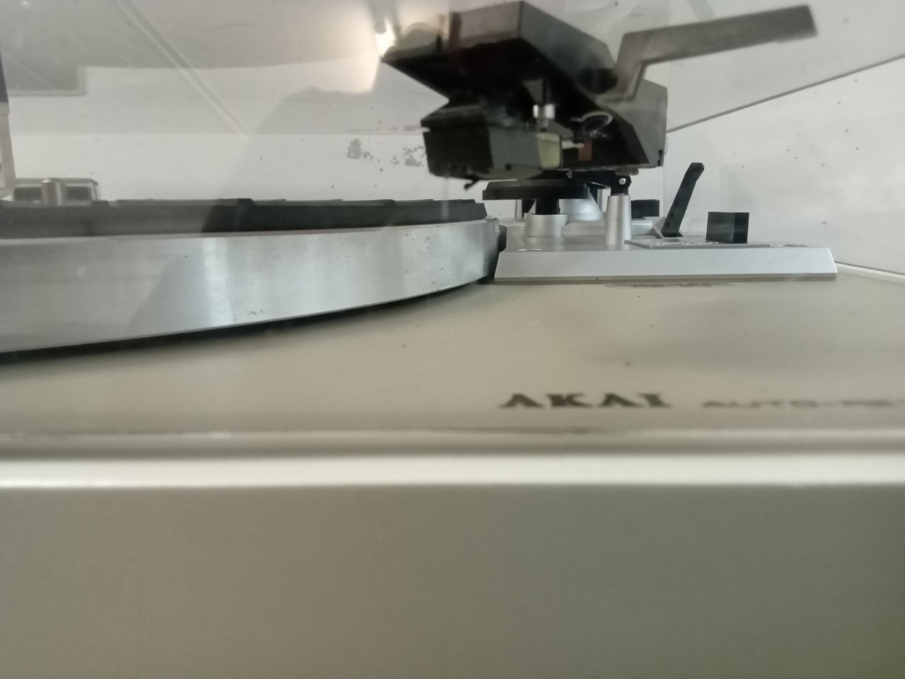 Teac Versterker met akai platen speler