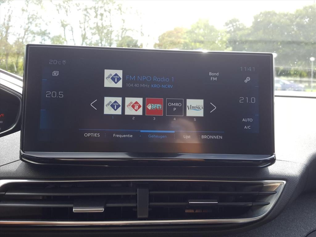 Peugeot 3008 1.2 130pk s&s allure apple carplay & android auto | navigatie 