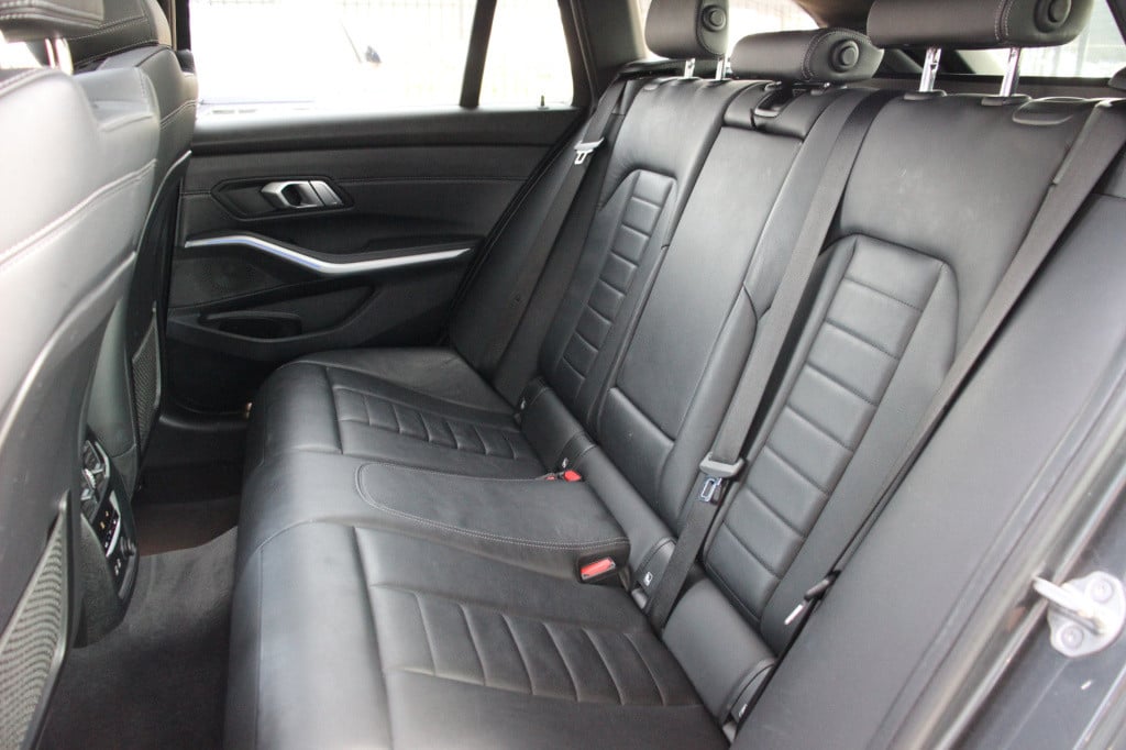 BMW 3-serie touring 330i high executive edition | m-sport | pano. | leder |