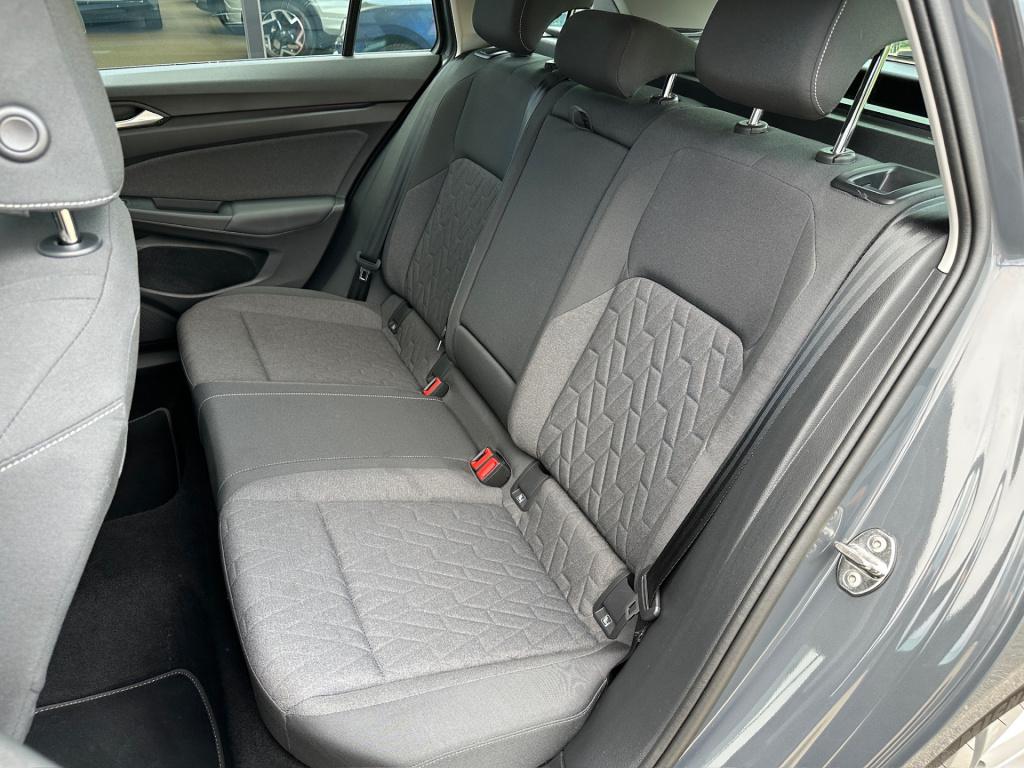 Volkswagen Golf variant 1.5 etsi dsg life | trekhaak | navi | adap. cruise 