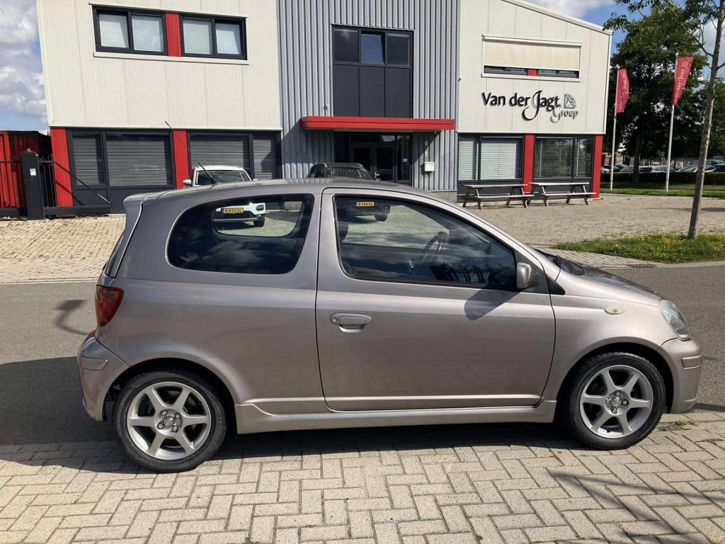 Toyota Yaris 1.5 vvt-i t sport