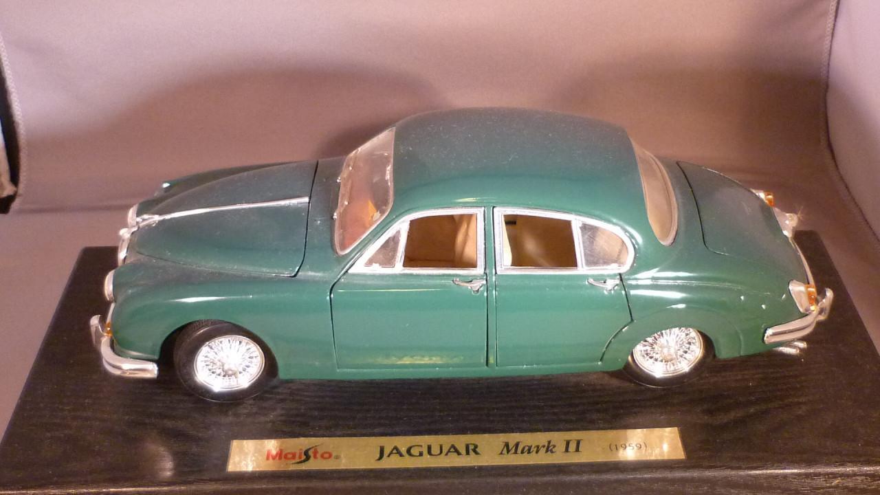 Diverse modelauto's o.a. Citroën, Jaguar, Mercedes, BMW, Ferrari en meer.