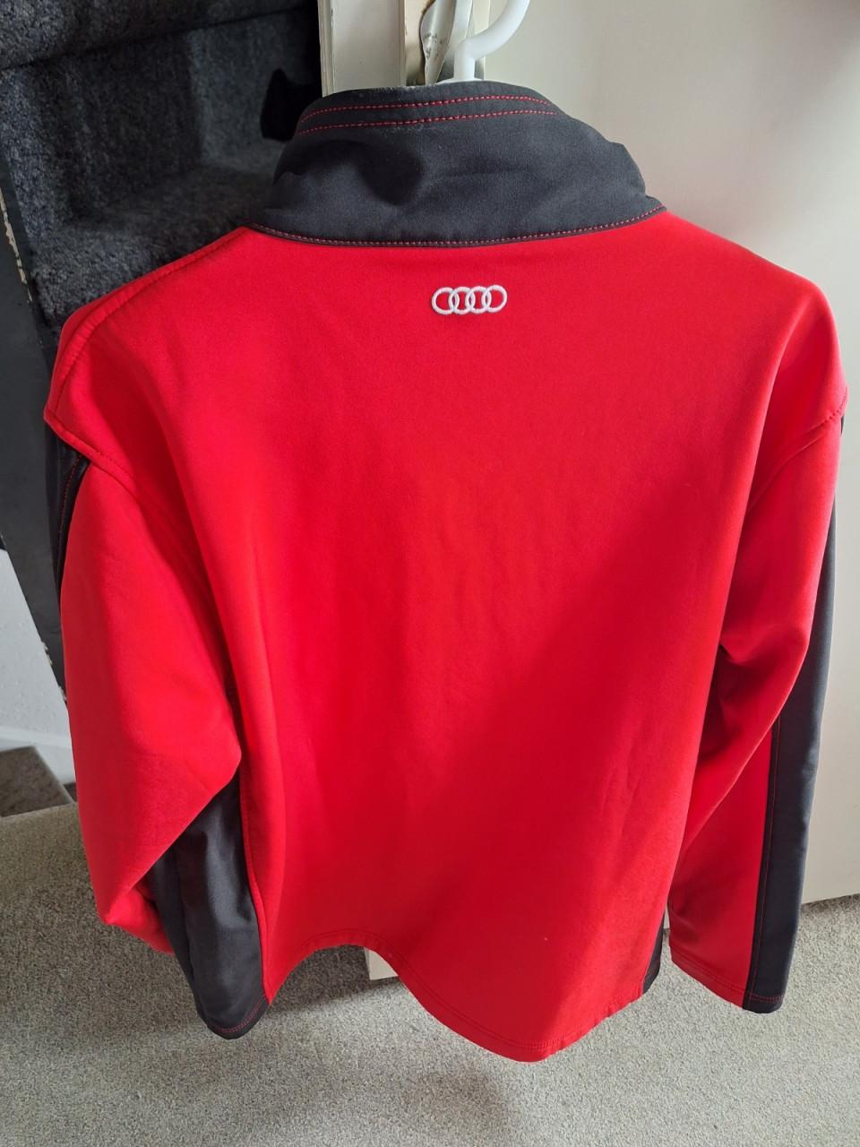 Audi softshelljas jack