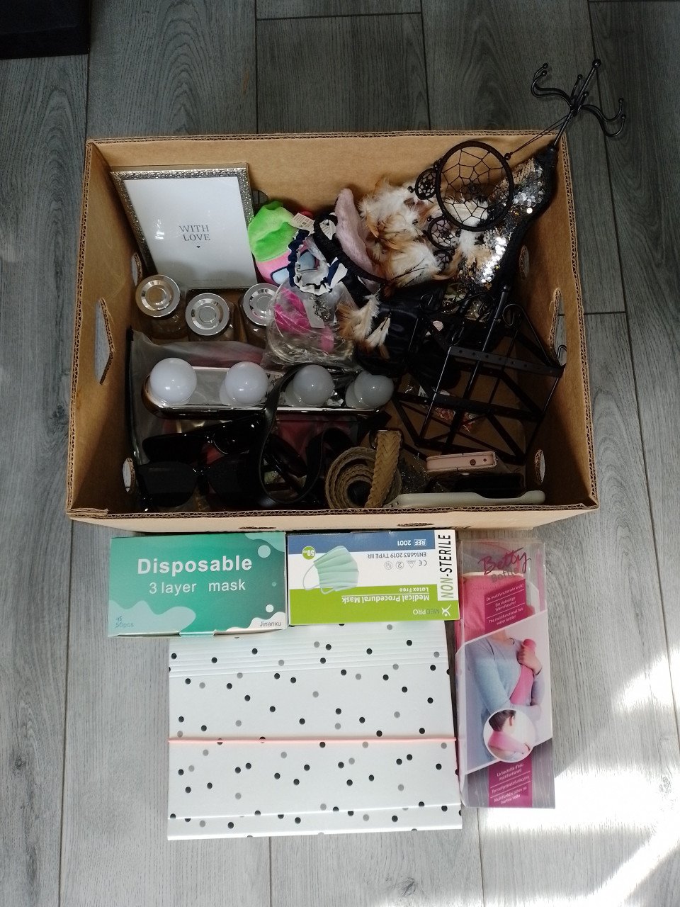 3 dozen rommelmarkt spullen(gratis radio!)