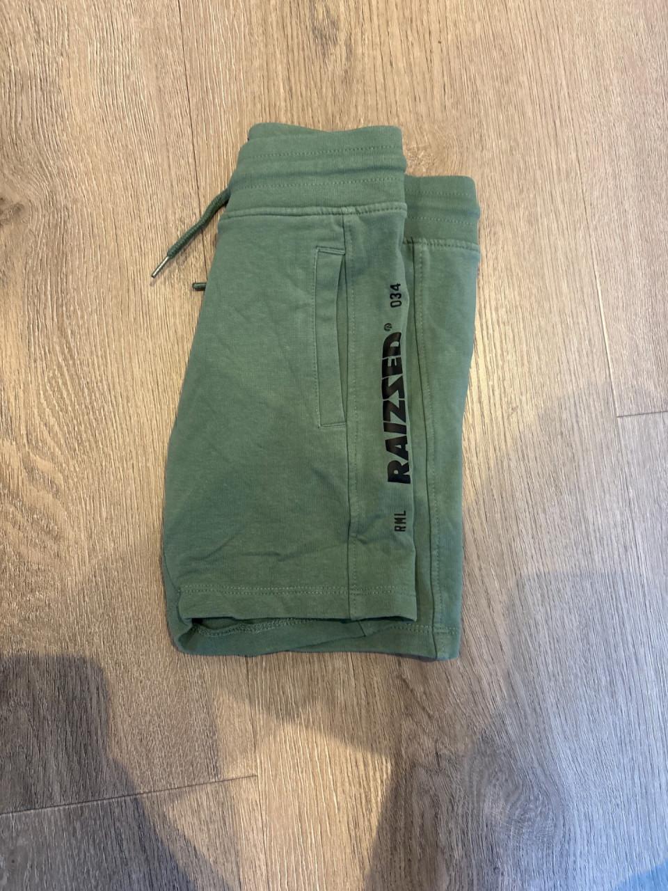 Korte broek van Raizzed maat 116.