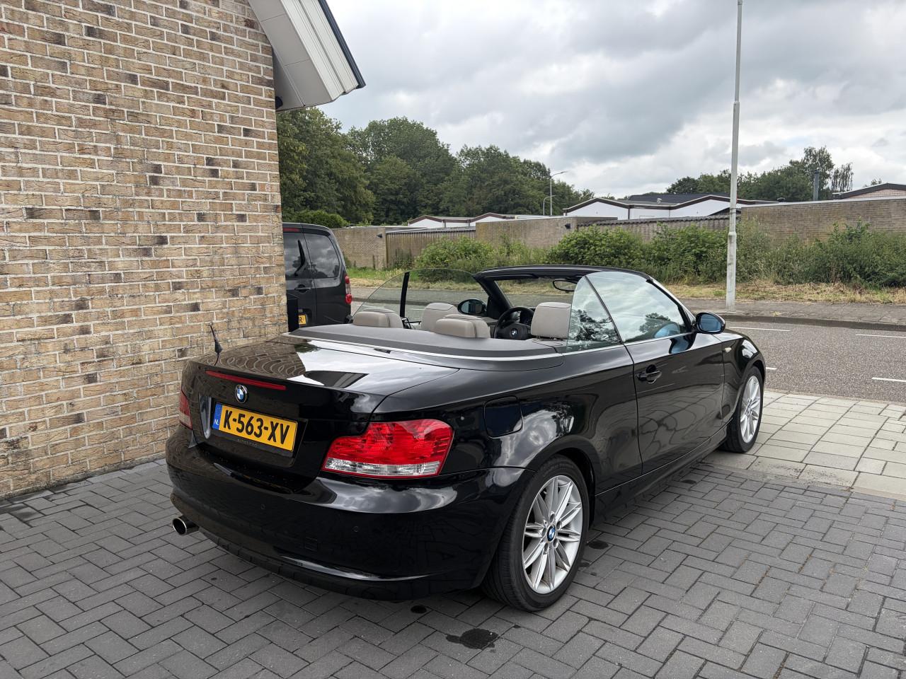 BMW 1-serie Cabrio 118i Airco PDC 2008 Boekjes