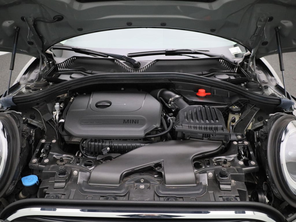 Mini Clubman 1.5 cooper essential | automaat | lage km stand! | navigatie |