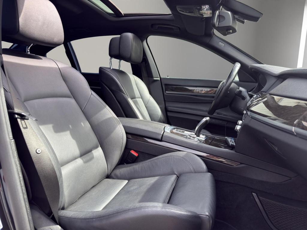 BMW 7 Serie 740i high executive m-sport meeneemprijs | leder | schuif/kante