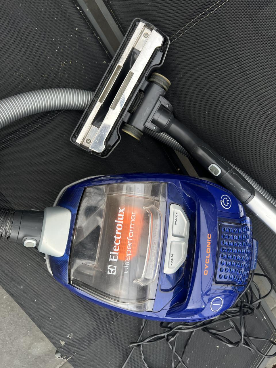 Electrolux ultraperformer kracghtig zakloze stofzuiger 2100 w