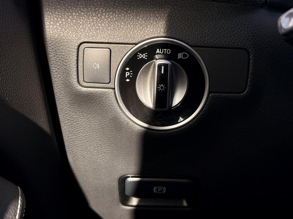 Mercedes-Benz B-Klasse b180 | navi | half leder | stoelverwarming | trekhaa