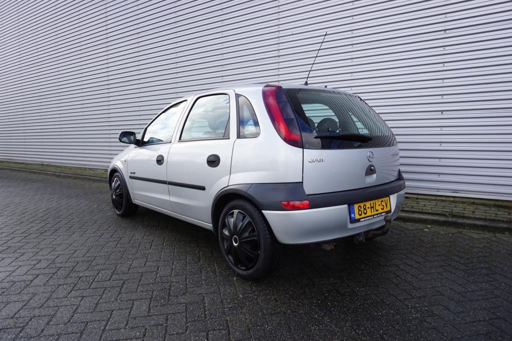 Opel Corsa 1.4-16v comfort elektr. ramen / trekhaak / apk t/m 18-03-2027