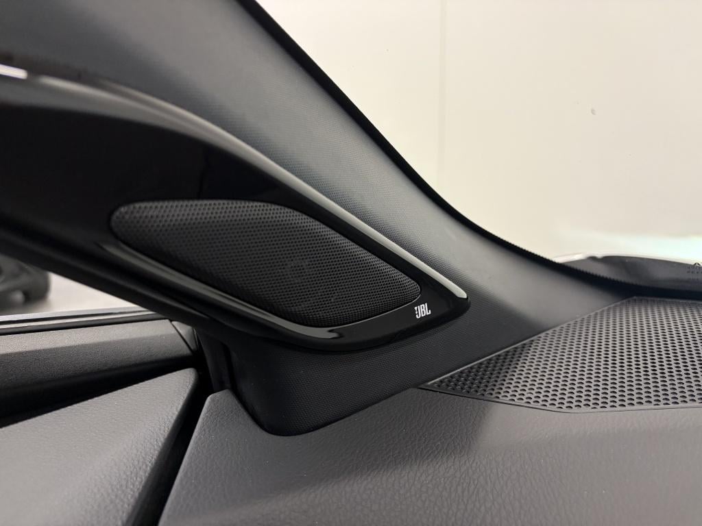 Toyota C-hr 1.8 hybrid executive| camera| jbl| adap.cruise| stoel+ stuur.ve