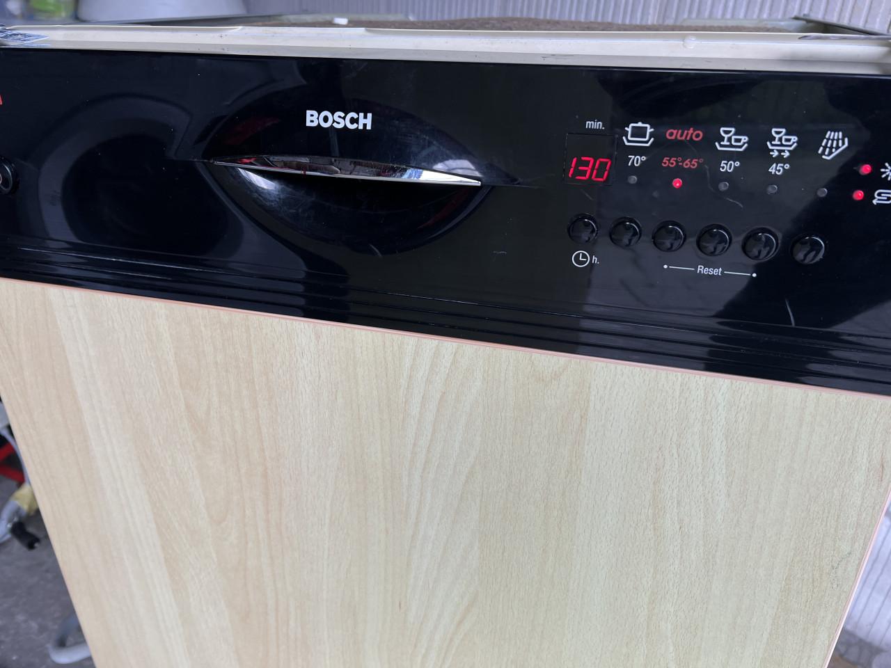 Bosch auto 3 in i1 nbouw vaatwasser nette condite 83x60 cm.