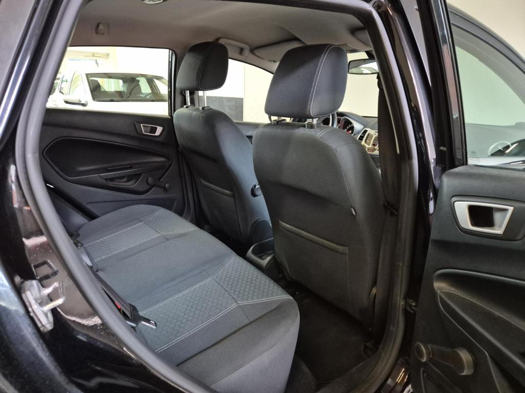 Ford Fiesta 1.25 titanium / distributieriem vervangen / koppeling vervangen