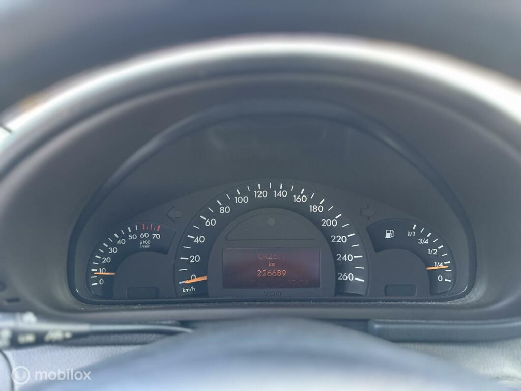 Mercedes C-klasse 200 K. Classic Airco km226.689 Nap BJ2002