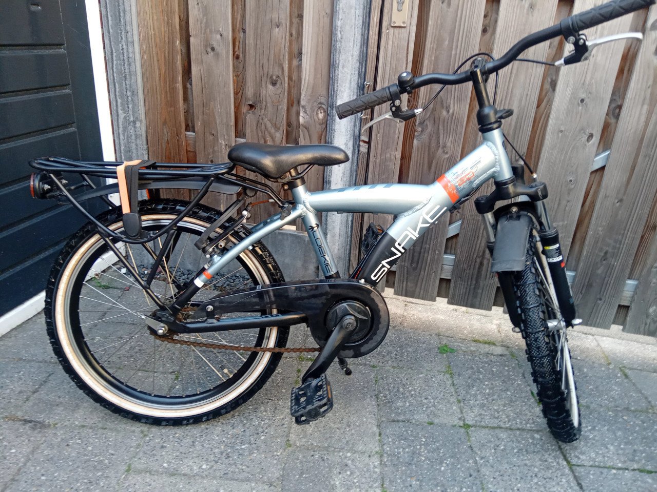 Batavus snake 20 inch