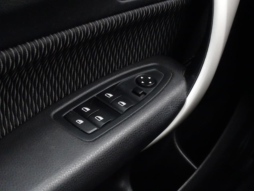 BMW 1 Serie 118i corporate lease essential automaat | led | navi