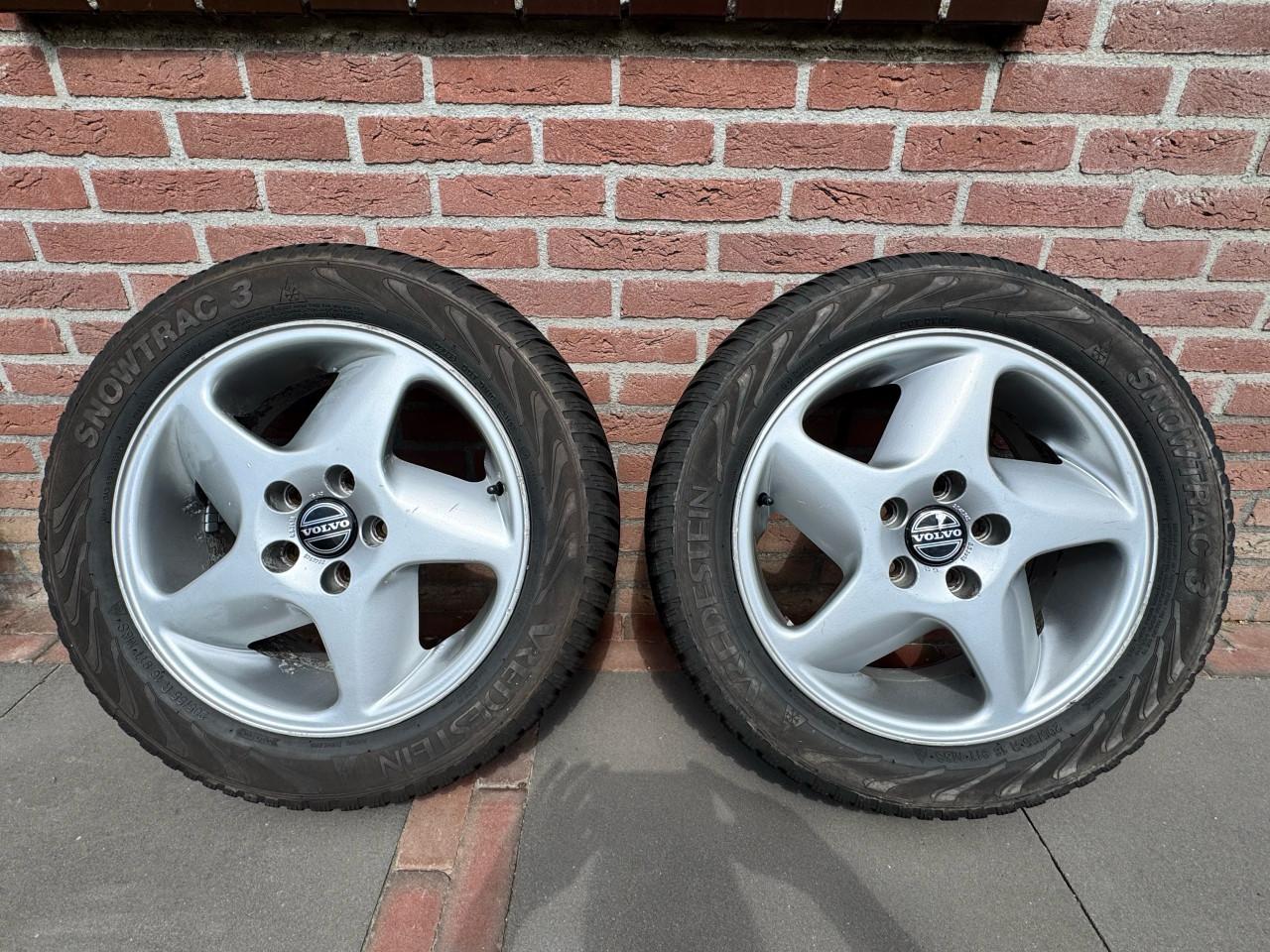 Volvo 16 inch winterbanden met velgen 4 stuks