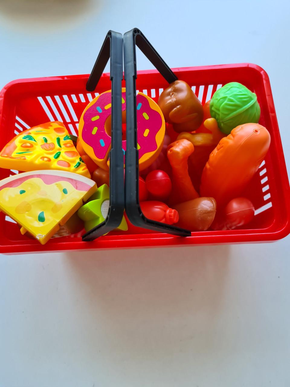 Houten speel keuken met geluiden , licht en ongeveer 150 accessoires