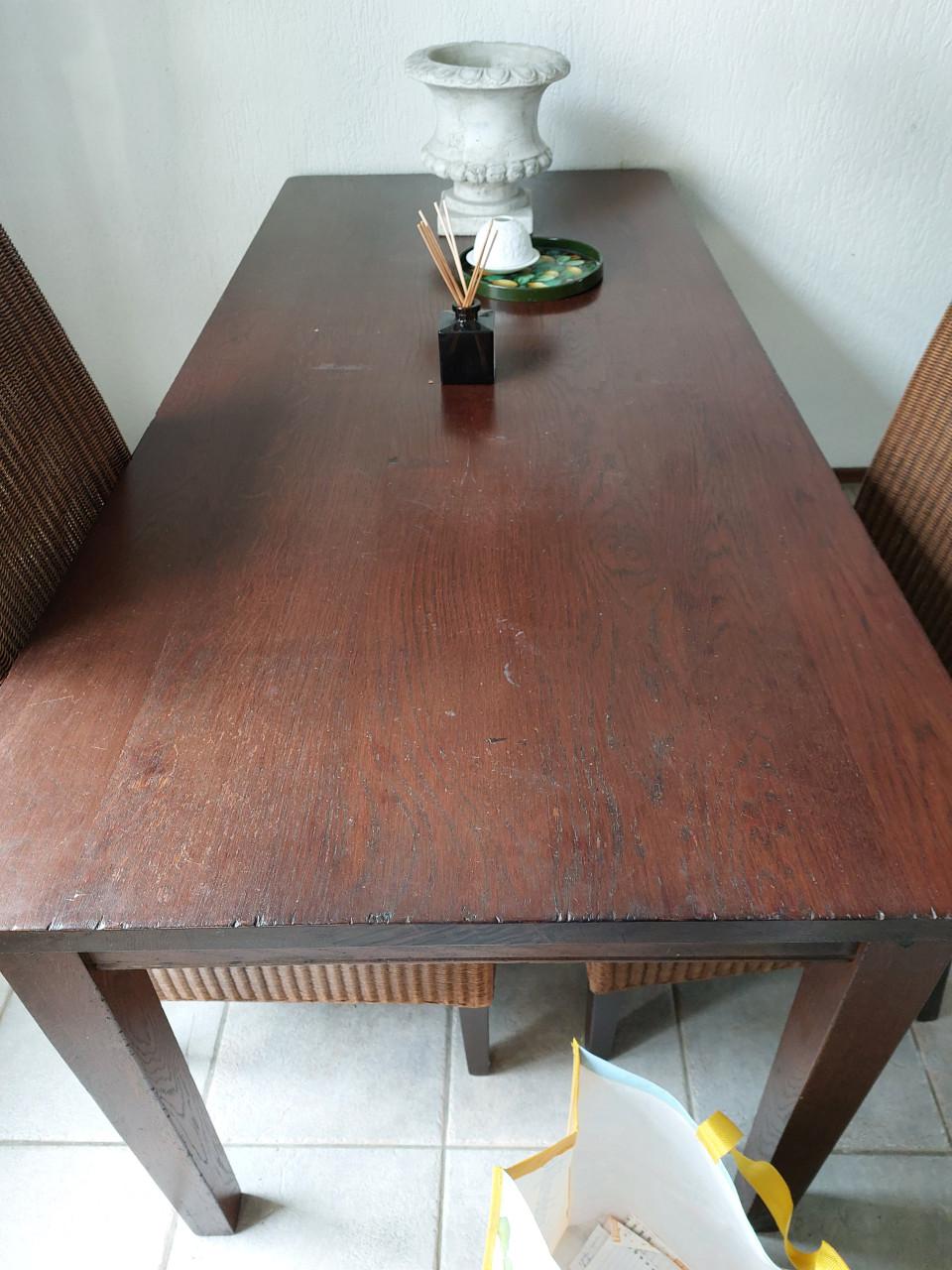 Houten eettafel koloniale stijl