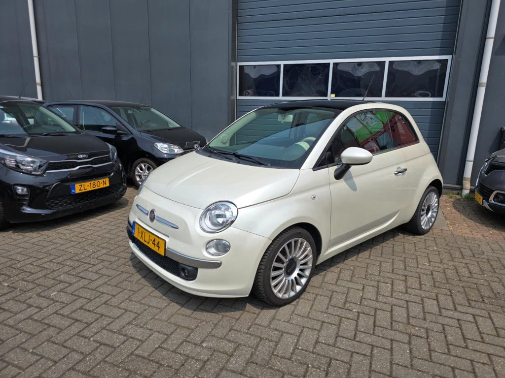Fiat 500 0.9 twinair met panoramadak en unieke parelmoerkleur