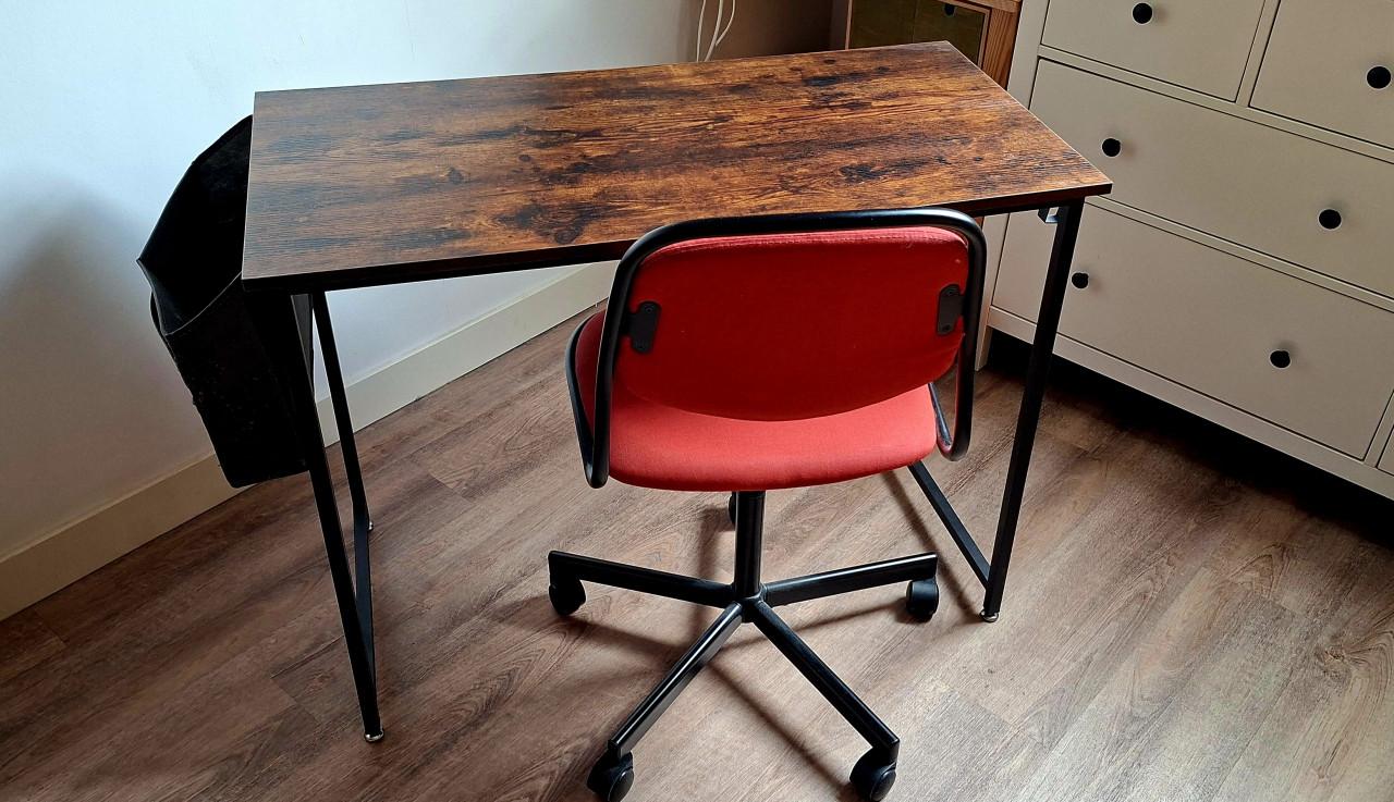 Bureau met bureaustoel