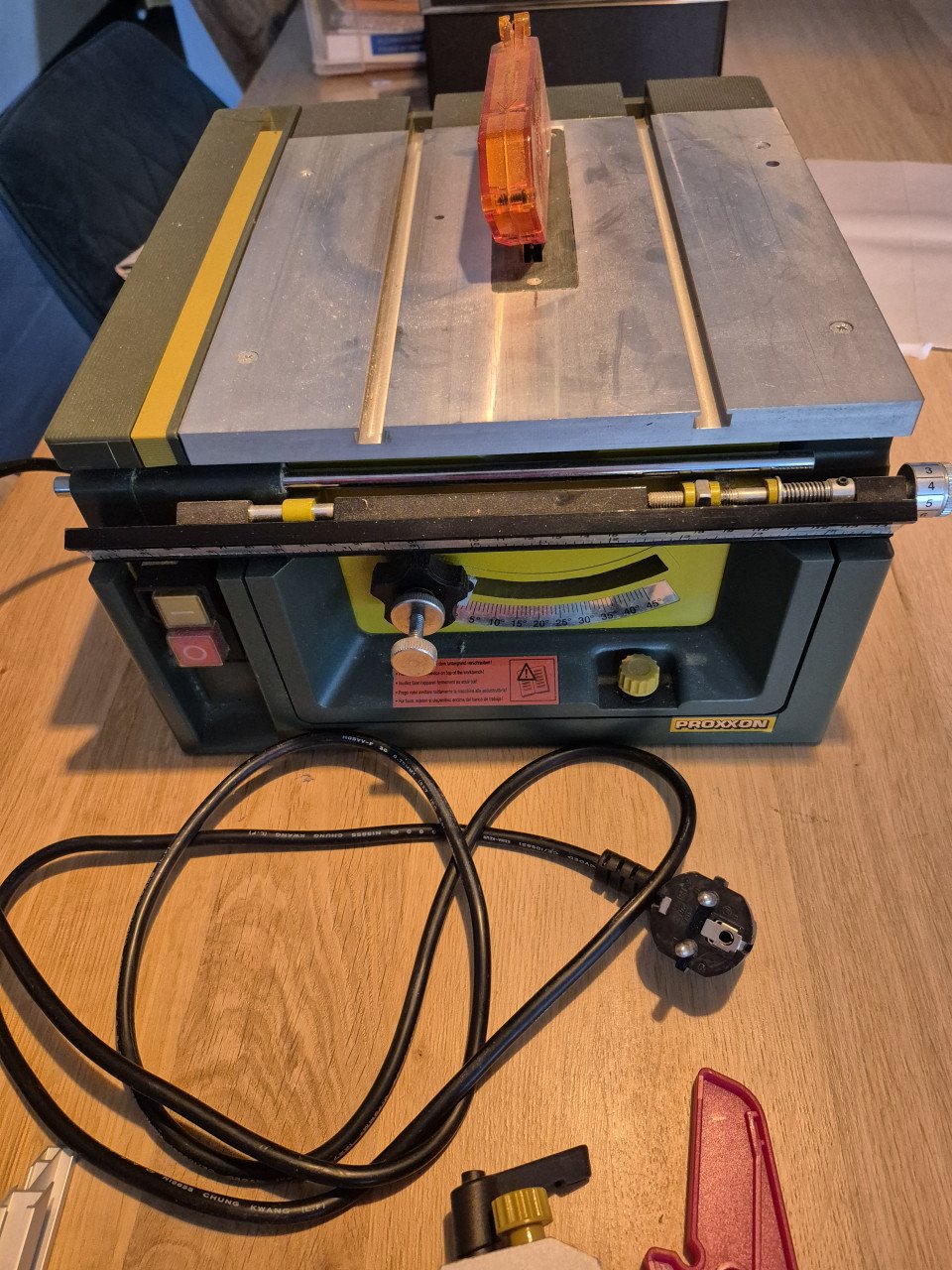 Proxxon precisie zaagmachine
