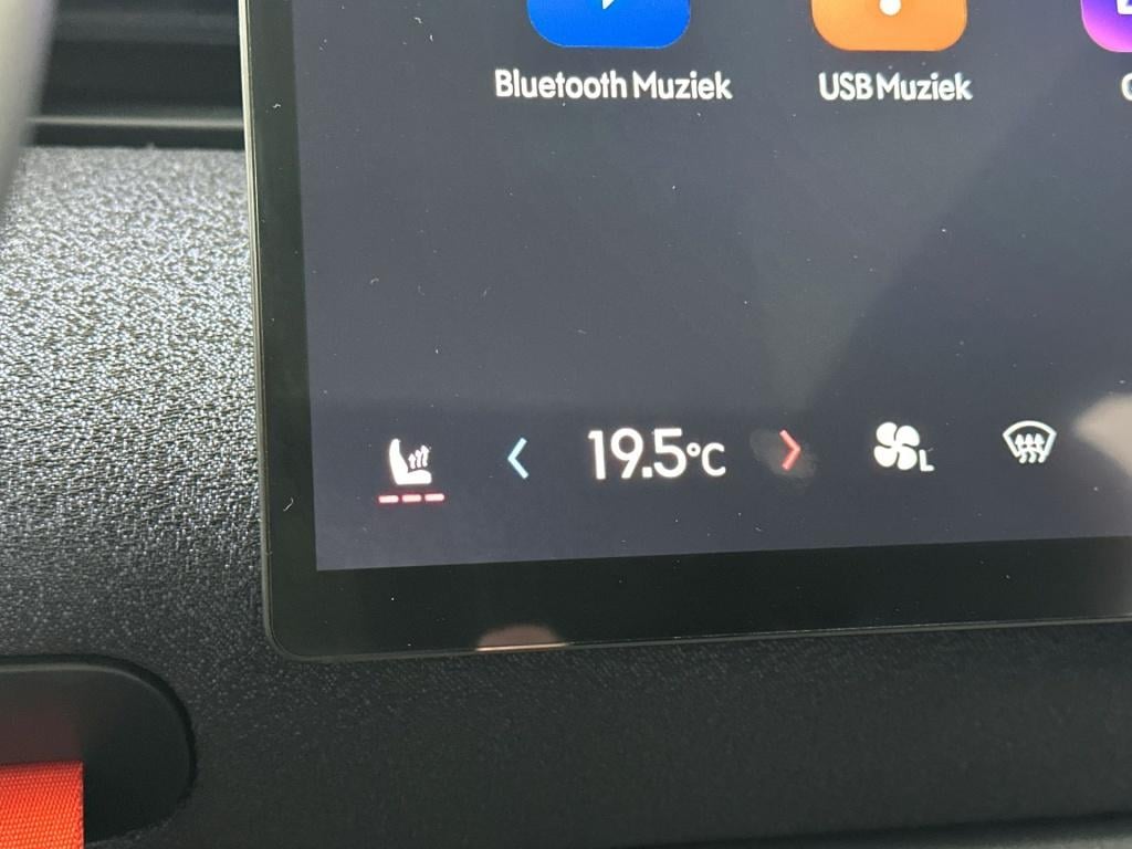 Lynk & Co 02 core 66kwh 272pk| 1600kg trekg| pano|adap.cruise| carplay | ac