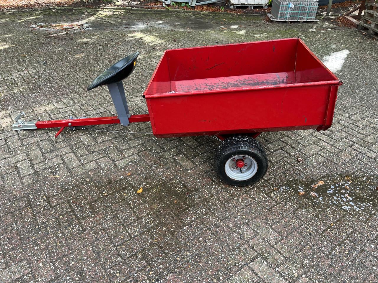 Kar voor zitmaaier of mini tractor