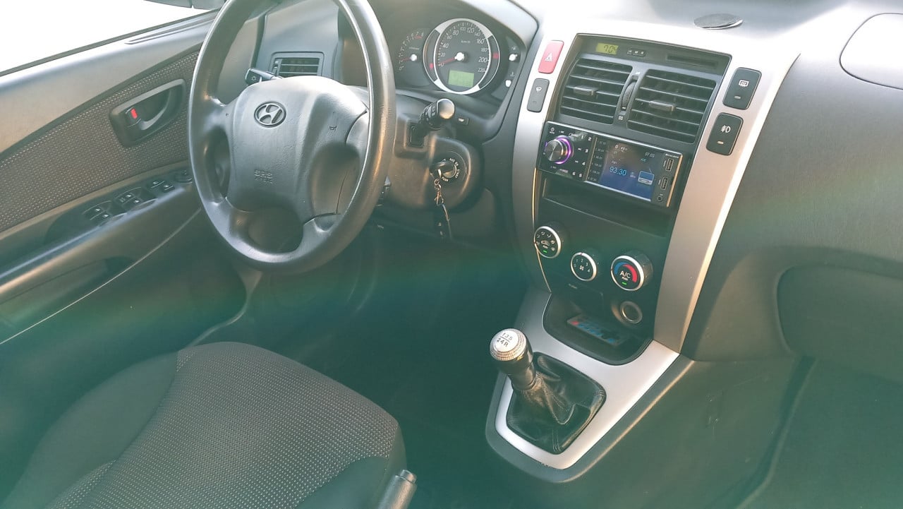 Hyundai TUCSON 2.0 i Dynamic Cross bj:2007 airco lm-velgen apk 2026 !!