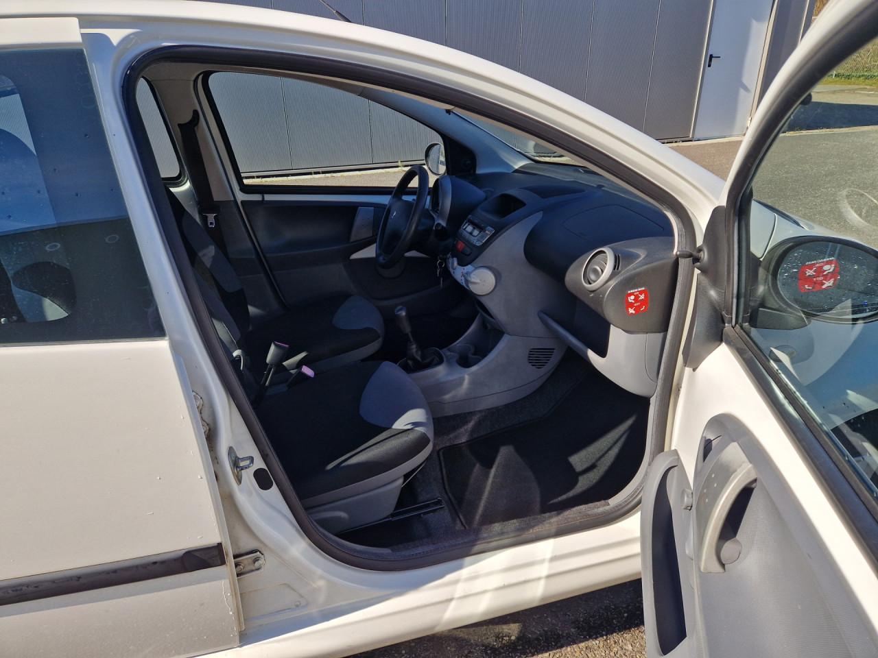 Peugeot 107 1.0-12V XR