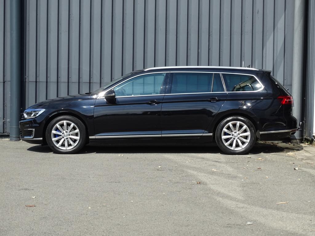 Volkswagen Passat variant 1.4 tsi gte connected series plus | pano | trekha